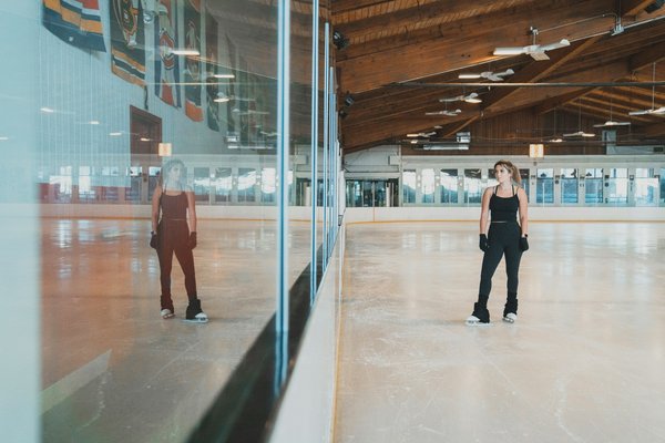 Comment structurer une séance de musculation pour les athlètes pratiquant le patinage artistique?